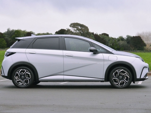 2025 BYD Dolphin 204 HP Comfort (4x2) Arka Yan Görünüm ve Bagaj