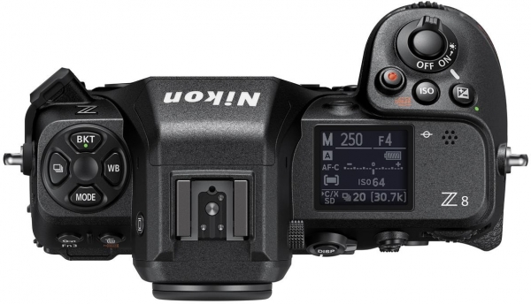 Nikon Z8 arka ekran ve vizör görünümü